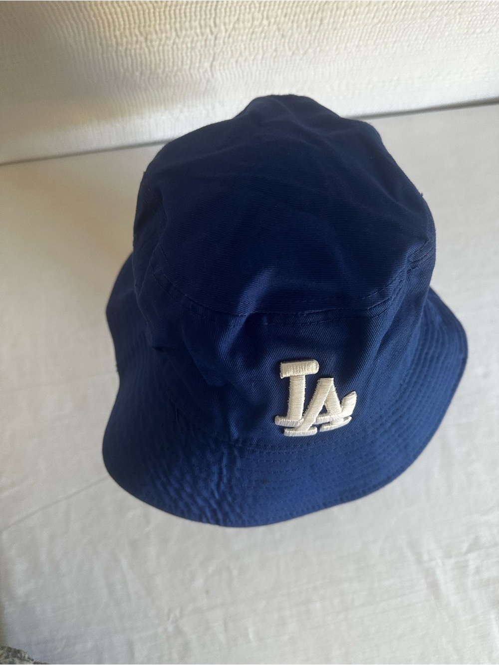 LA Blue Bucket Hat – Minimal Streetwear Aesthetic, 100% Cotton Sporty Casual - Picture 5 of 13